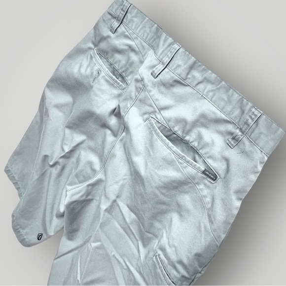 Volcom Khaki Shorts 31 - Picture 6 of 16